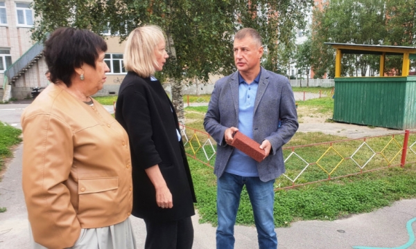 Александр Дятлов проверил, как идут ремонты детских садов в Северодвинске