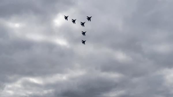 Су-35 над Северной Двиной: «Русские Витязи» выступили на юбилее «Дервиша»