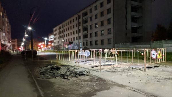 Разрытия и беспредел водителей: что происходит на улице Шубина в Архангельске