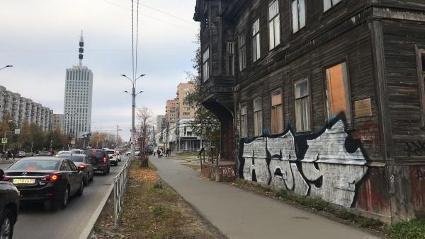 В Архангельске вандалы добрались до памятников архитектуры: хулиганов надо найти