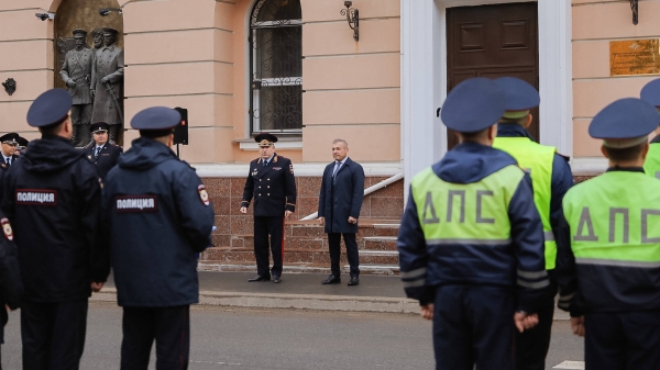 Блюсти порядок станет проще: полицейские Архангельской области получили 296 персональных видеорегистраторов