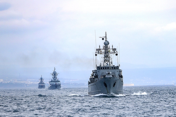  Минобороны: Военные контролируют действия кораблей ВМС США в Черном море  