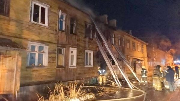 Семья из трех человек погибла в результате пожара на окраине Архангельска 