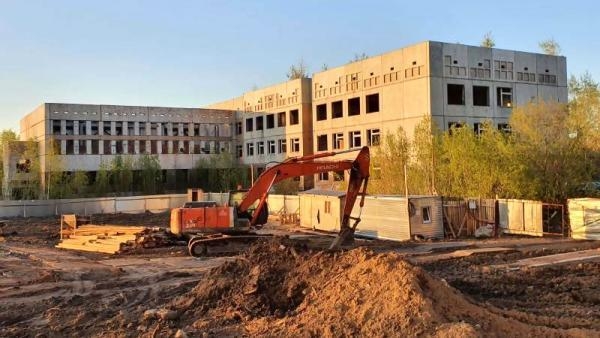 Власти решили-таки снести здание недостроенного лицея в Архангельске