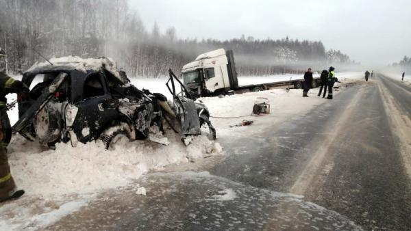 Три человека погибли в ДТП на федеральной трассе в Архангельской области