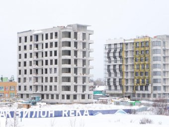 В Архангельске на первой очереди ЖК «Аквилон Reka» начался монтаж лифтов