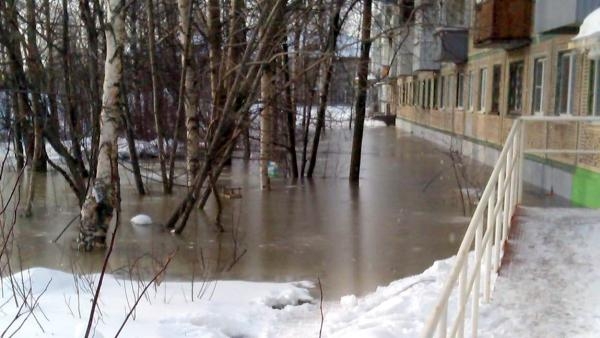 Жители южной окраины Архангельска остались без воды из-за аварии на сетях